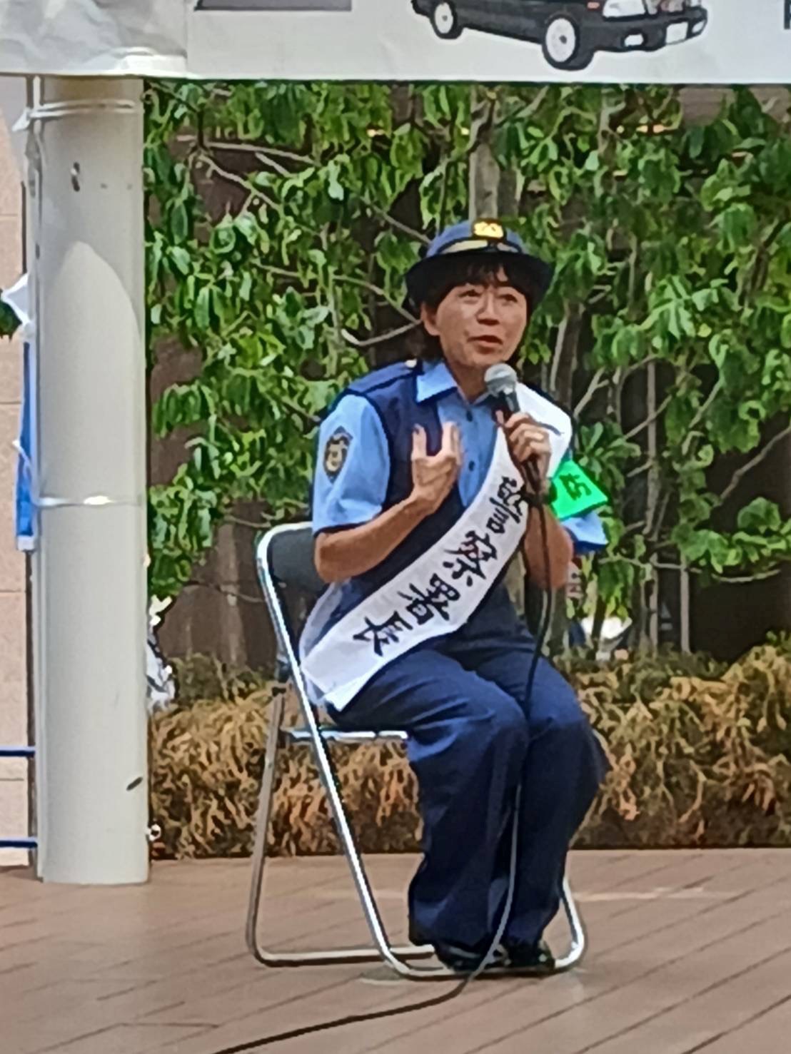 阿倍野警察1日警察署長を務めた野口みずきさんのトークショー
