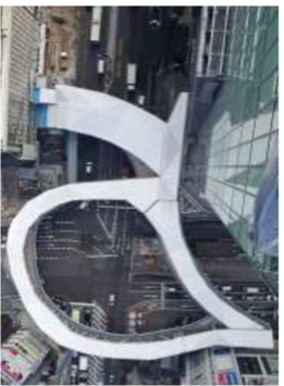 上から見た歩道橋のaの形の写真