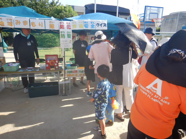 区役所のブースに行列ができる
