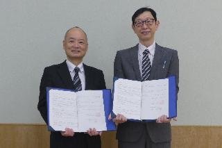 協定締結写真