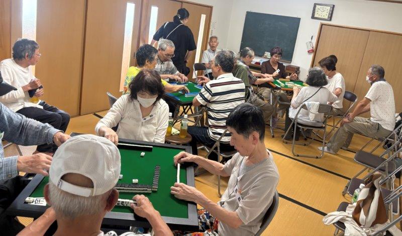 麻雀に集中する参加者の皆さん