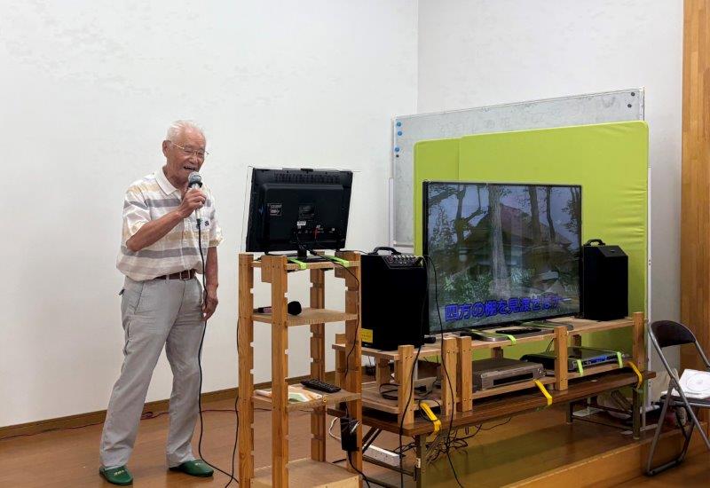 カラオケで大声できもちよく歌います
