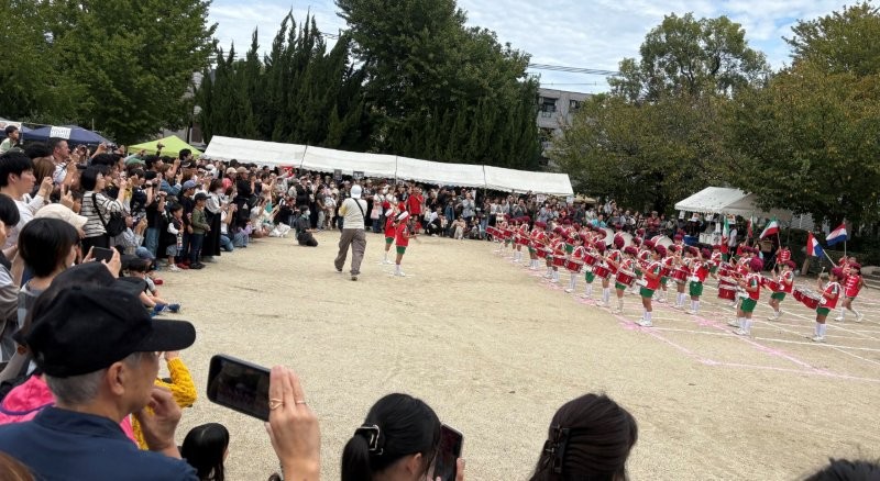 鼓笛隊の子どもたち