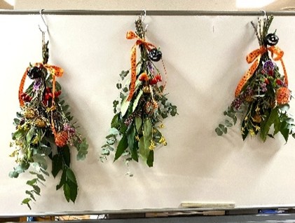 出来上がった個性あふれるスワッグたち