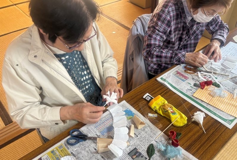 作品を制作している様子