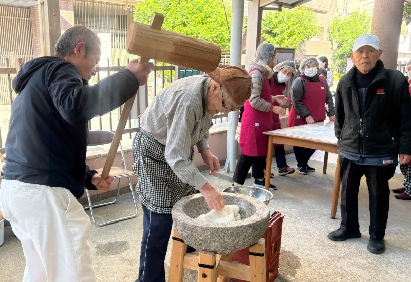 餅つきの様子