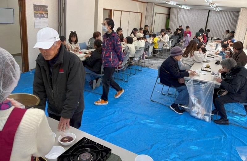 今日だけは土足OKの会場