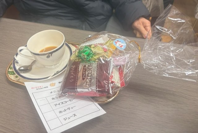 ふれあい喫茶はお客さんでいっぱい