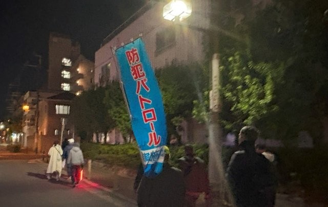 のぼりを持って歩きました