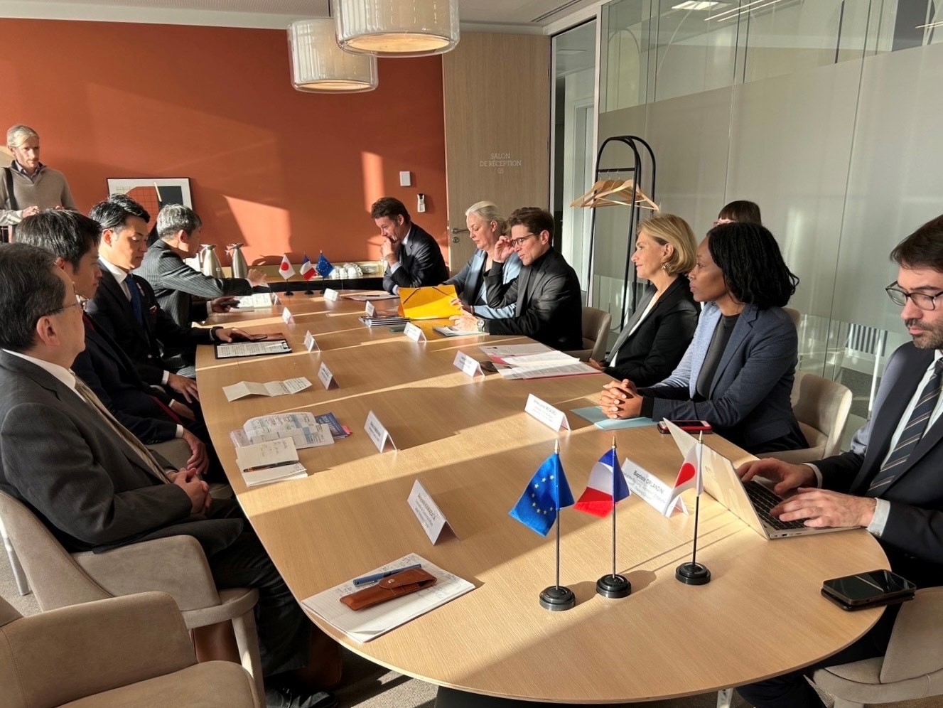 ヴァレリー・ペクレス議長との会談の様子