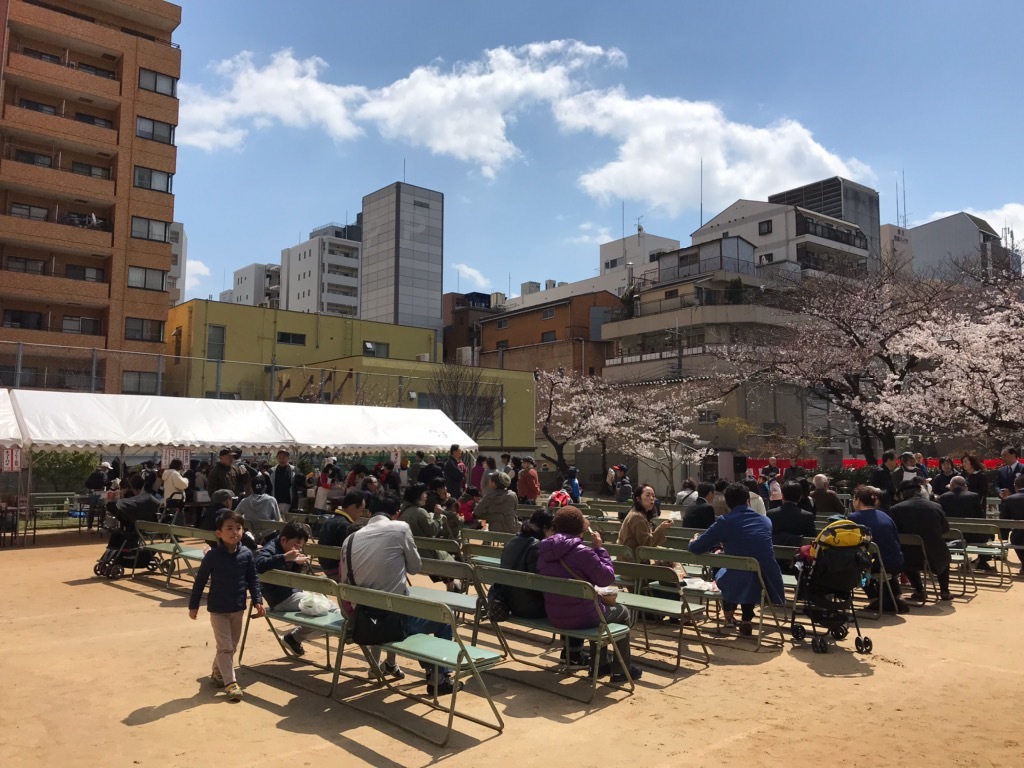 東平花見の会の様子