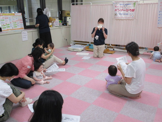 保健師からの情報提供している写真