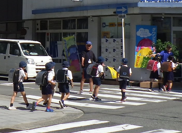 登下校見守りの様子