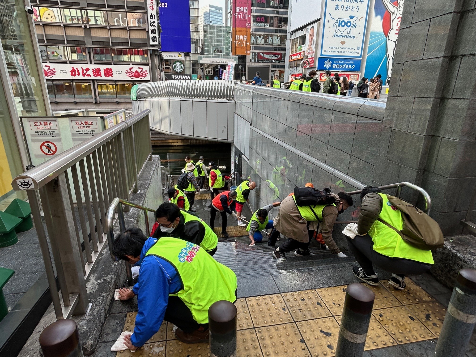 戎橋橋洗いの写真1