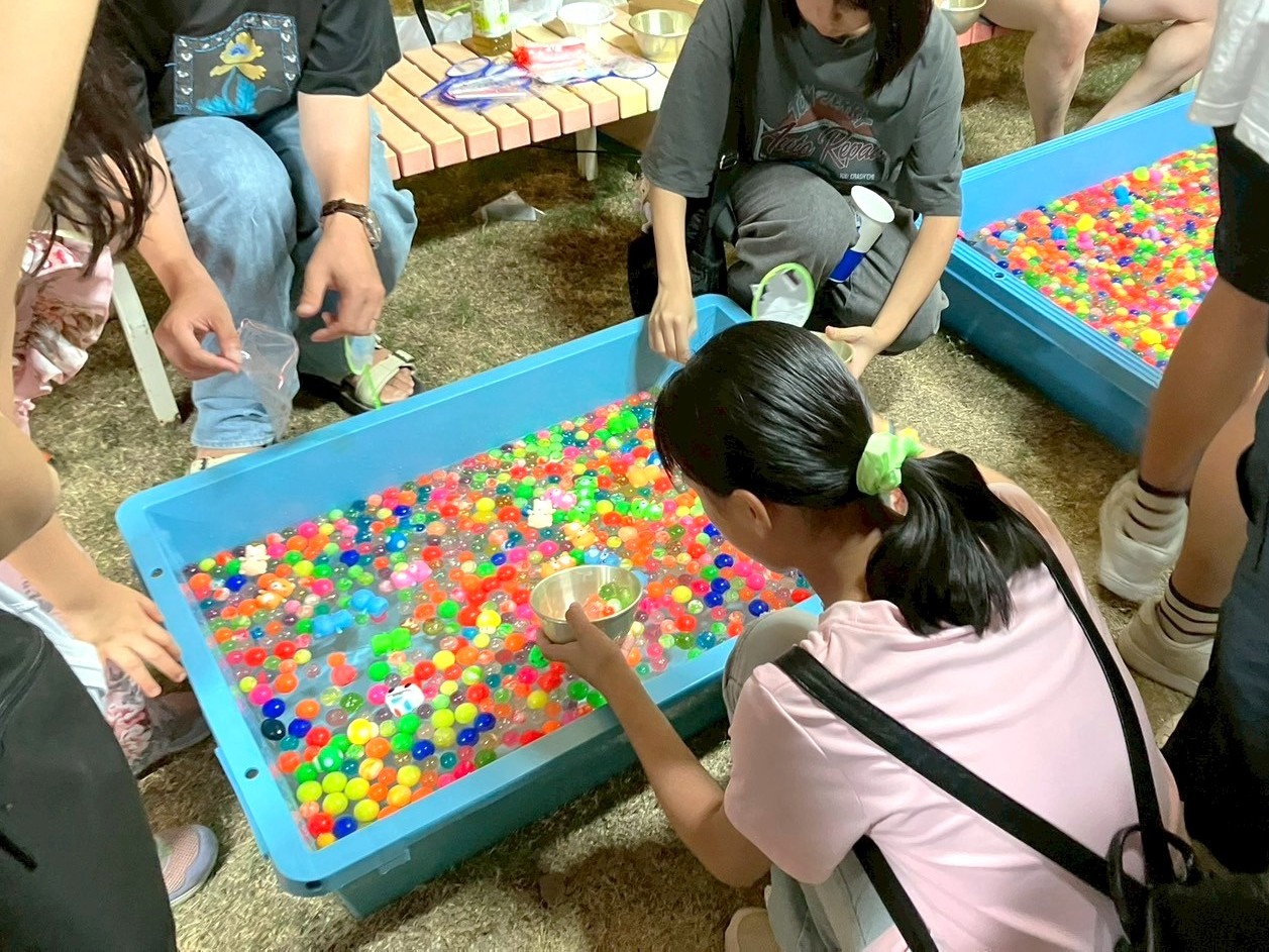 スーパーボールすくいの様子