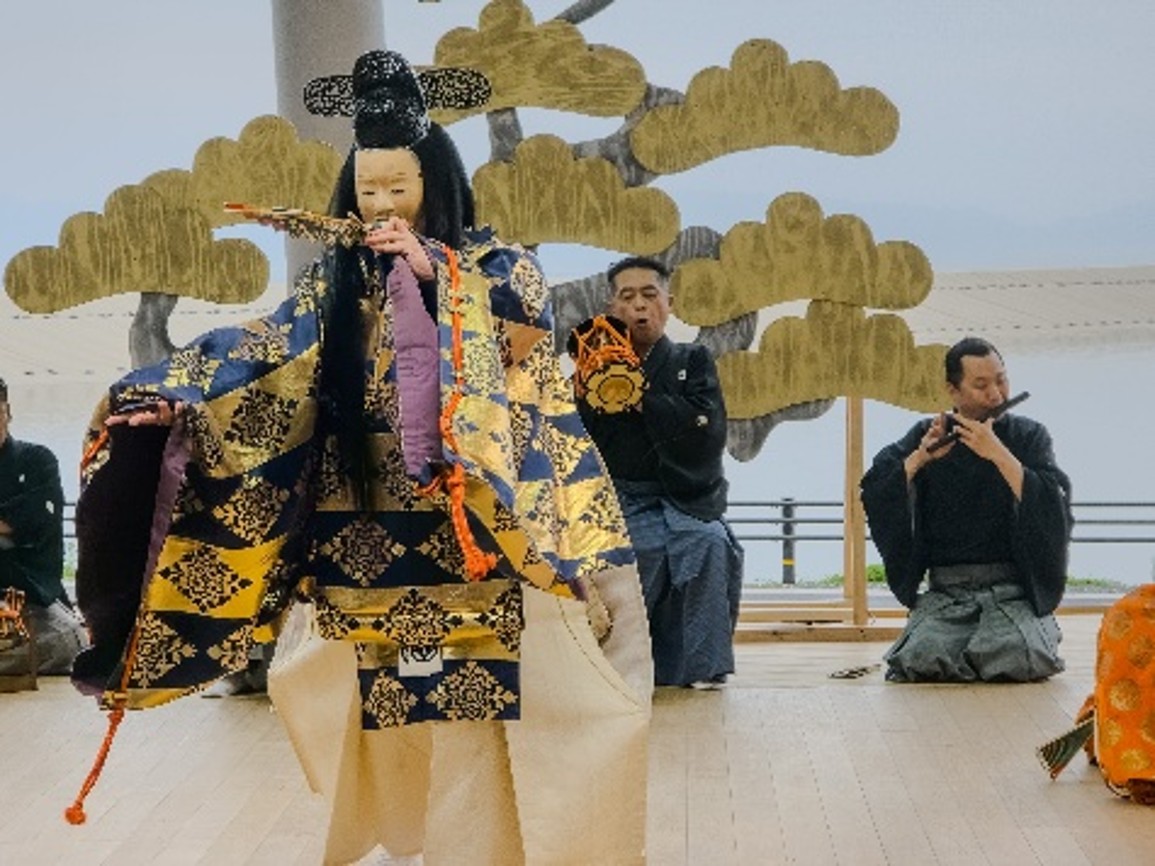 大阪ウィークにおける能の画像