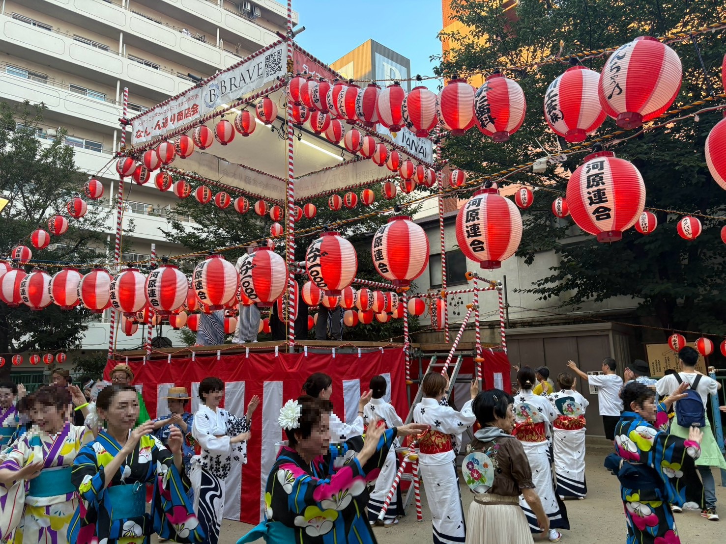 盆踊り大会の様子1