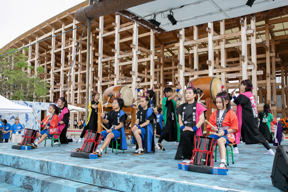 南小生涯学習ルーム 「和太鼓deダンス 天翔」写真2
