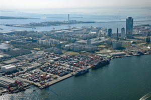 Exclusive Container Wharf(Berth C-8)and public container wharf (Berth C-9)