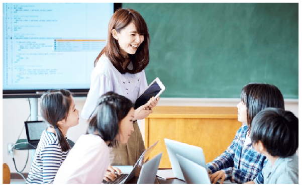 教員採用の様子