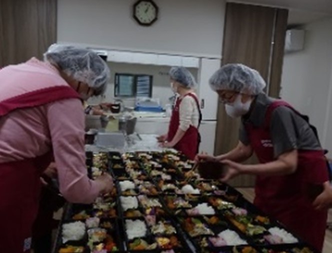 東中本　ふれあい型高齢者食事サービスの写真
