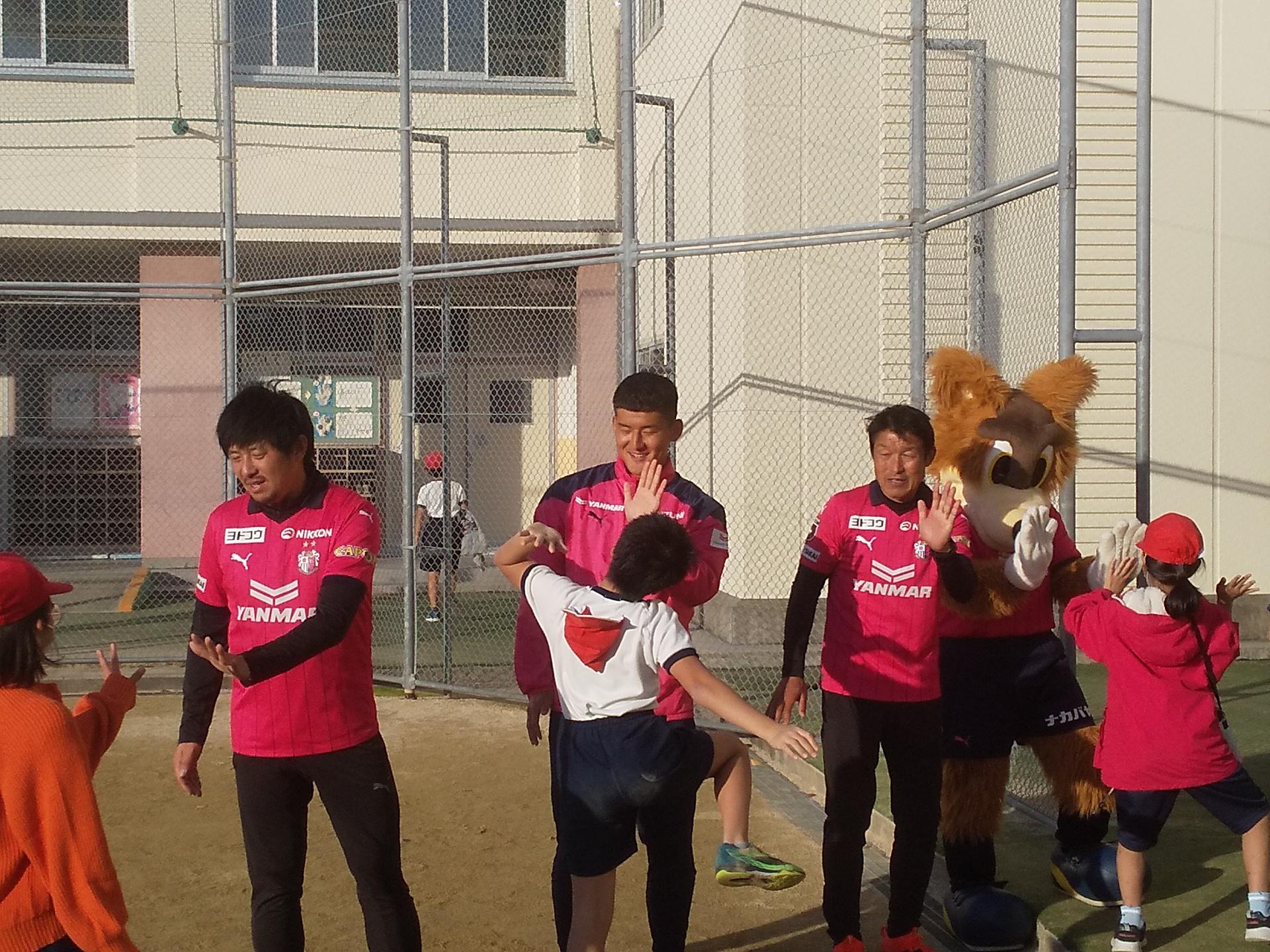 サッカースクールの様子4枚目