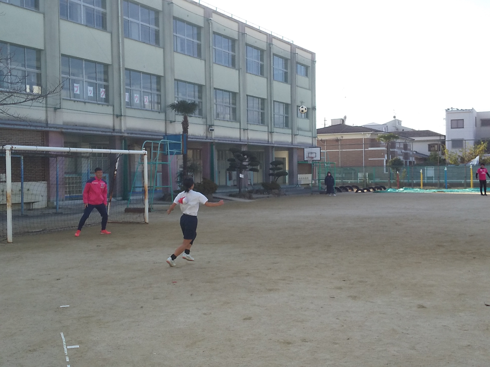 サッカースクールの様子3枚目