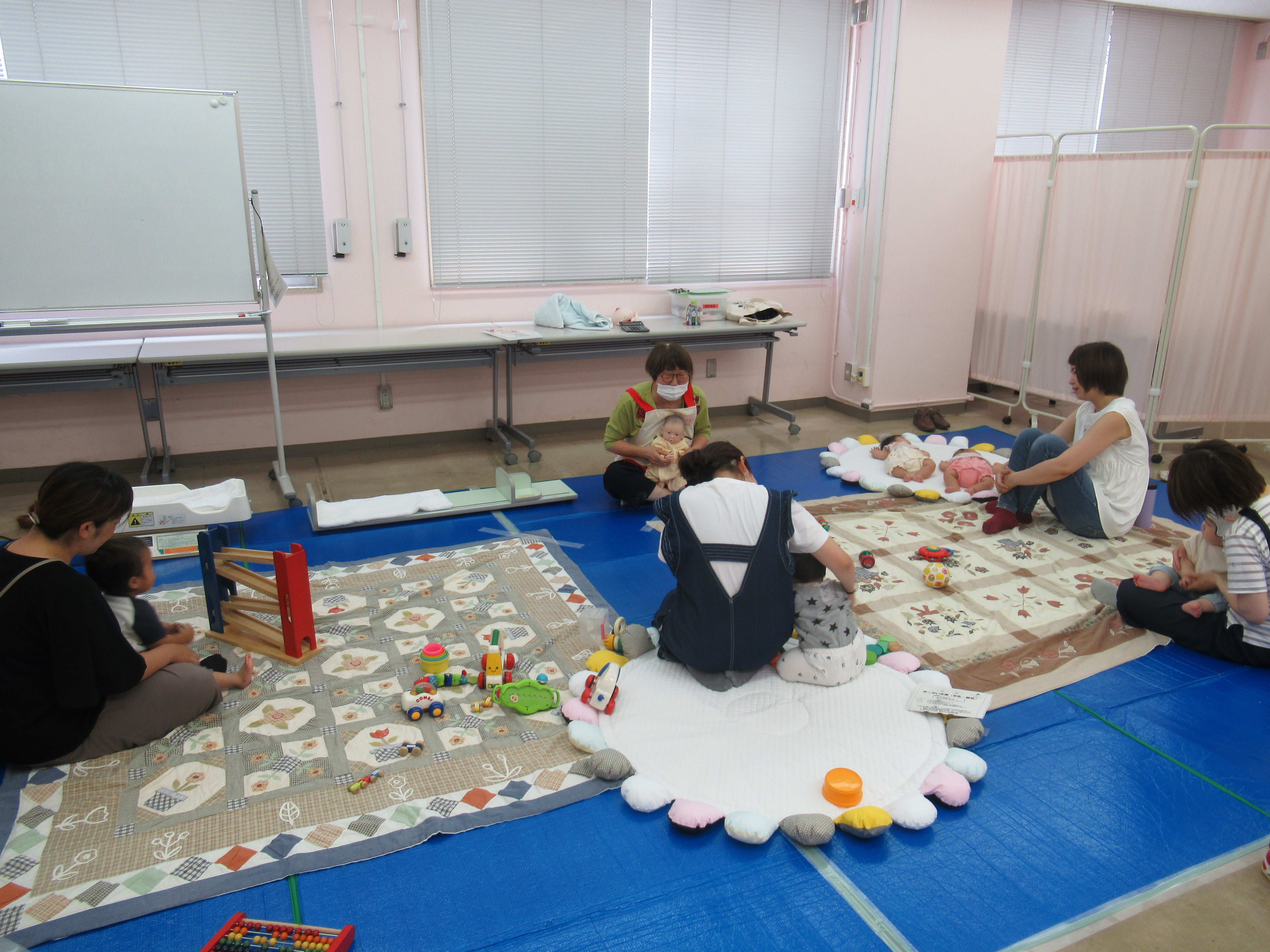 みんなで母乳相談の様子