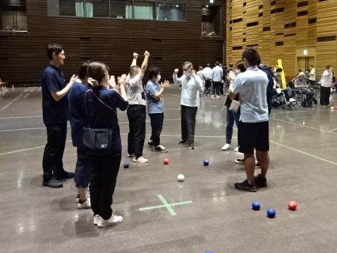 勝利が決まってガッツポーズされています