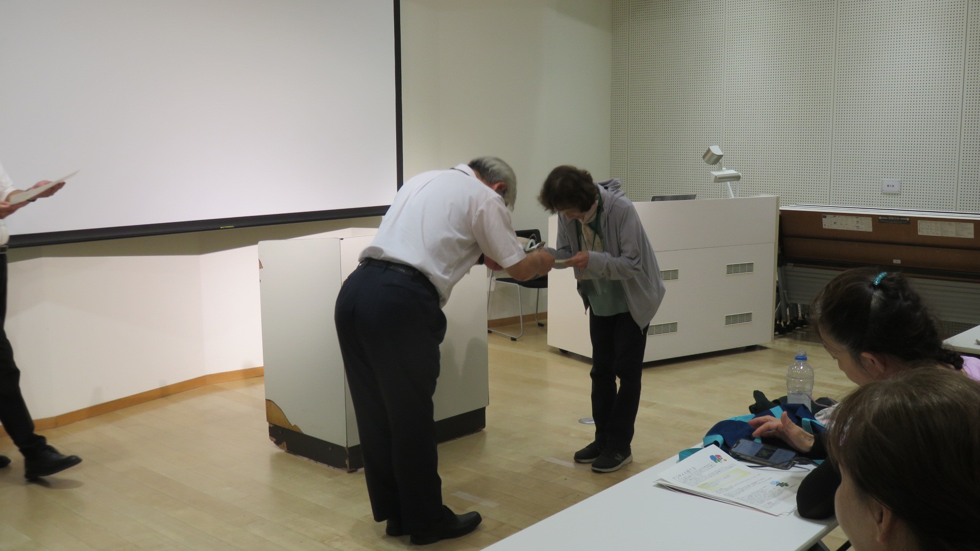 認定書交付の様子