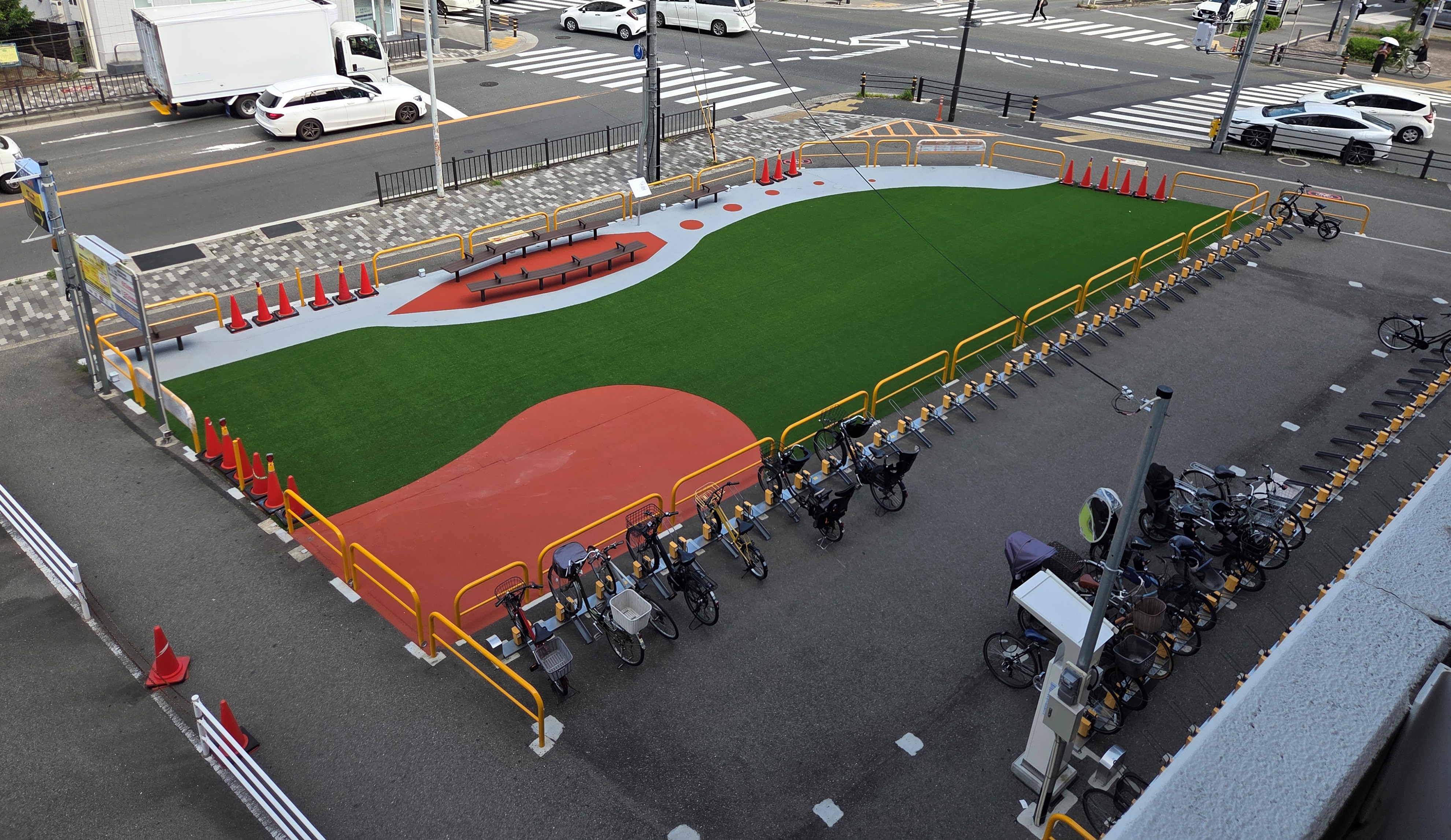 上から見た北側の桜小橋広場