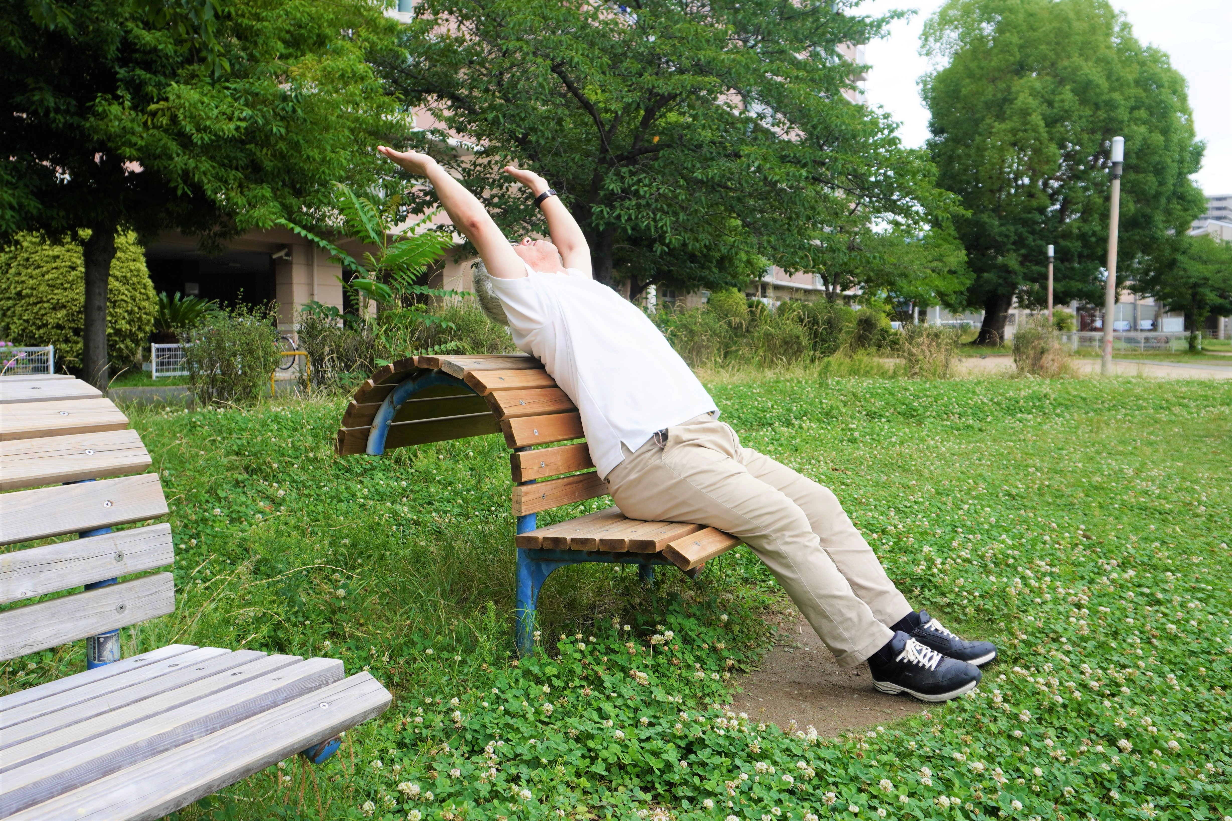 背伸ばしベンチ
