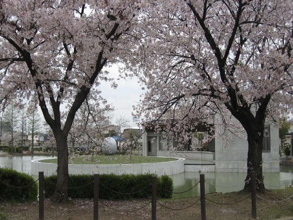瓜破霊園内合葬式墓地の画像2