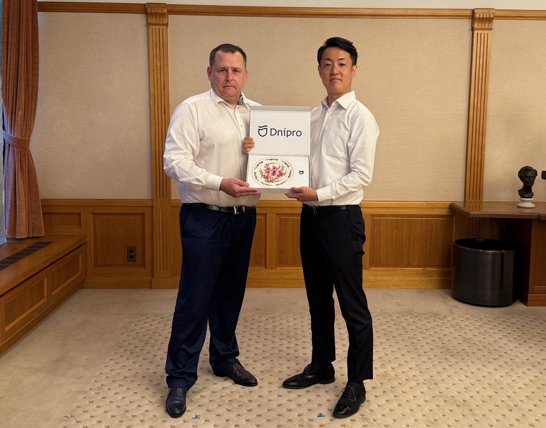 ウクライナ・ドニプロ市代表団表敬訪問