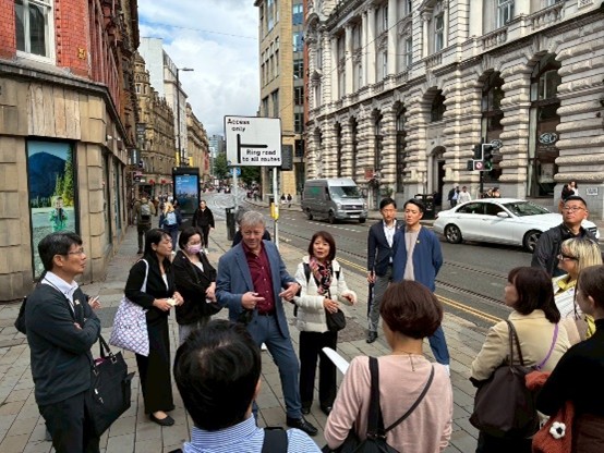 市内見学の様子