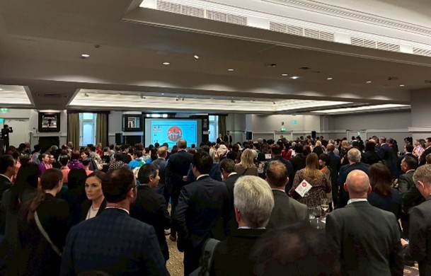 カクテルパーティーの様子