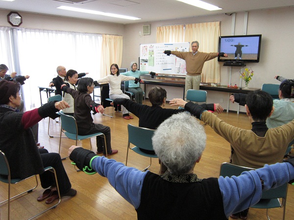 いきいき百歳体操の様子