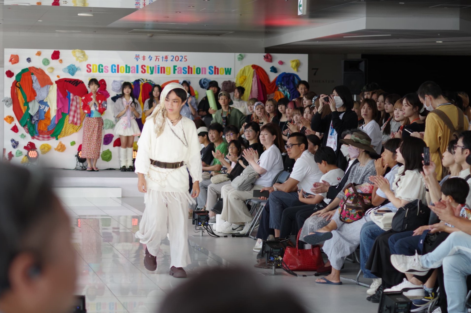 ファッションショーの写真（男性）