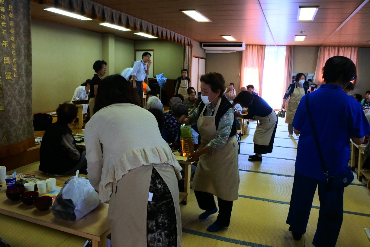 高齢者食事サービスの様子