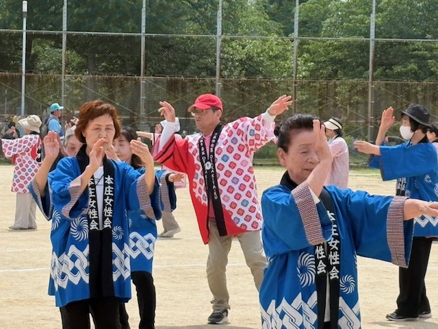 本庄フェスティバルの総踊りの様子