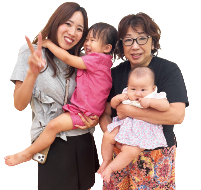 にっこりピースサインの親子利用者