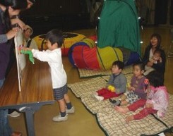 おもちゃまつりのようす