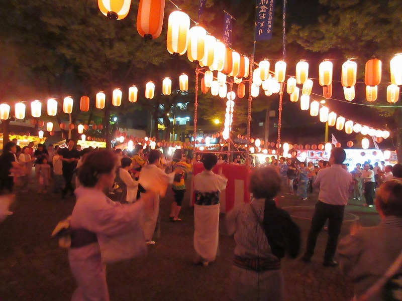 高見盆踊りの様子