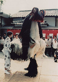 諏訪神社の獅子舞　写真