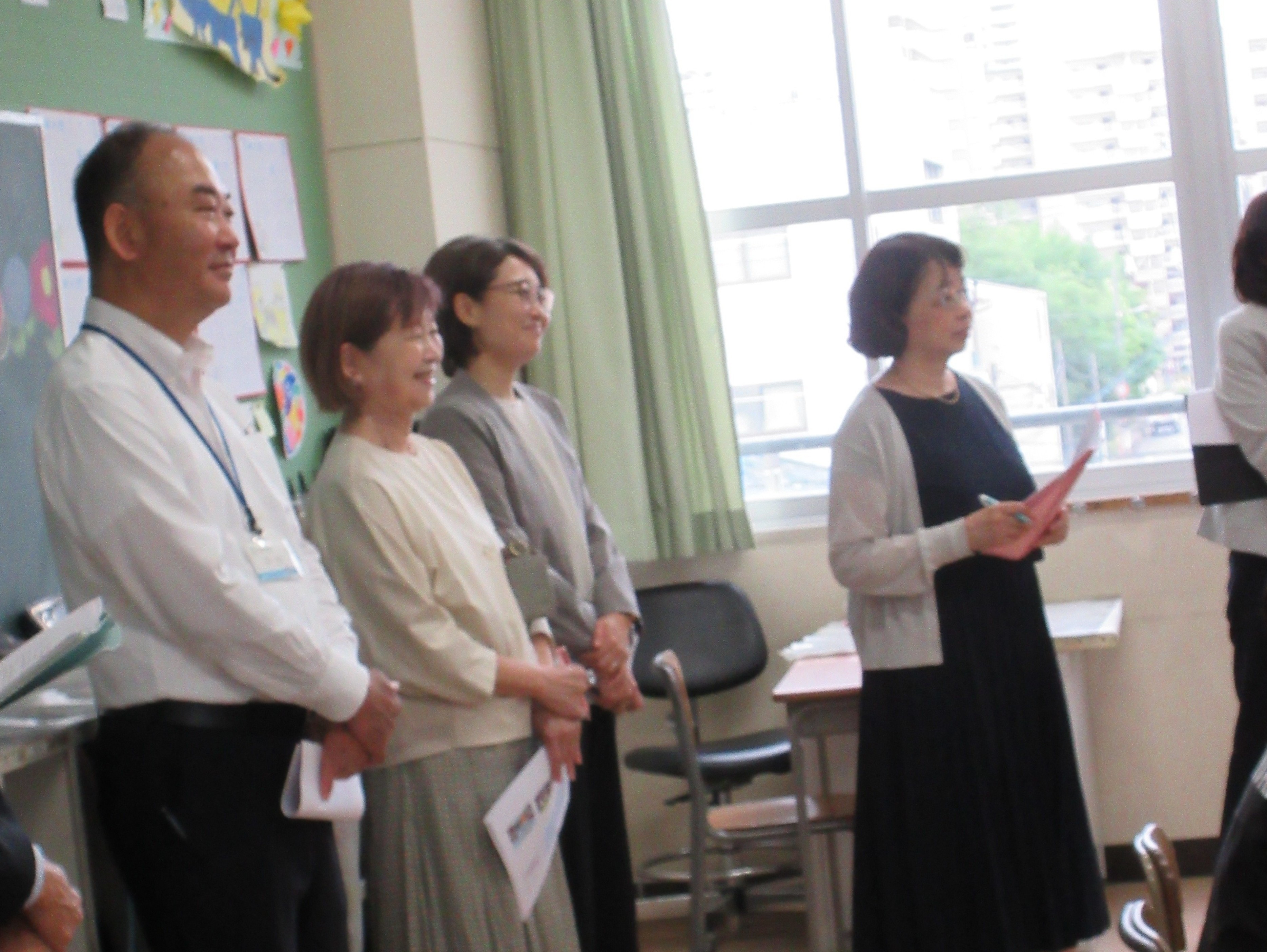 授業を見学する様子