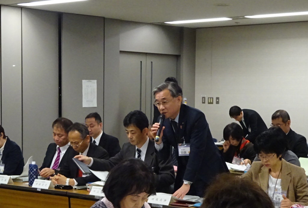 田端港区長があいさつする写真