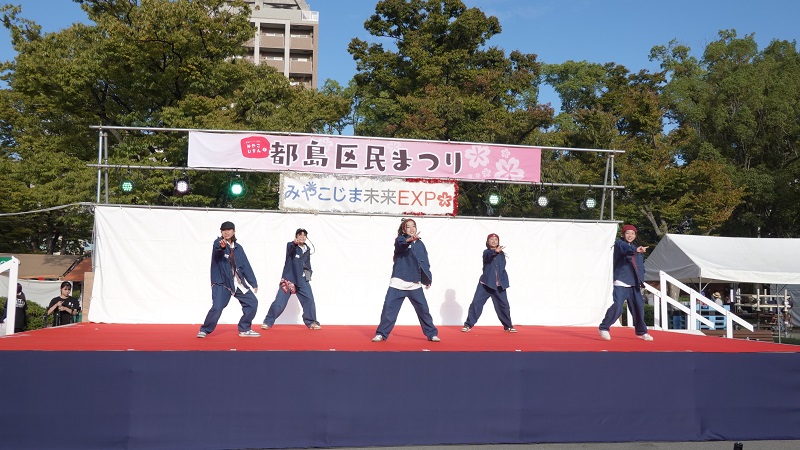 ダンスコンテスト入賞者のダンスステージ