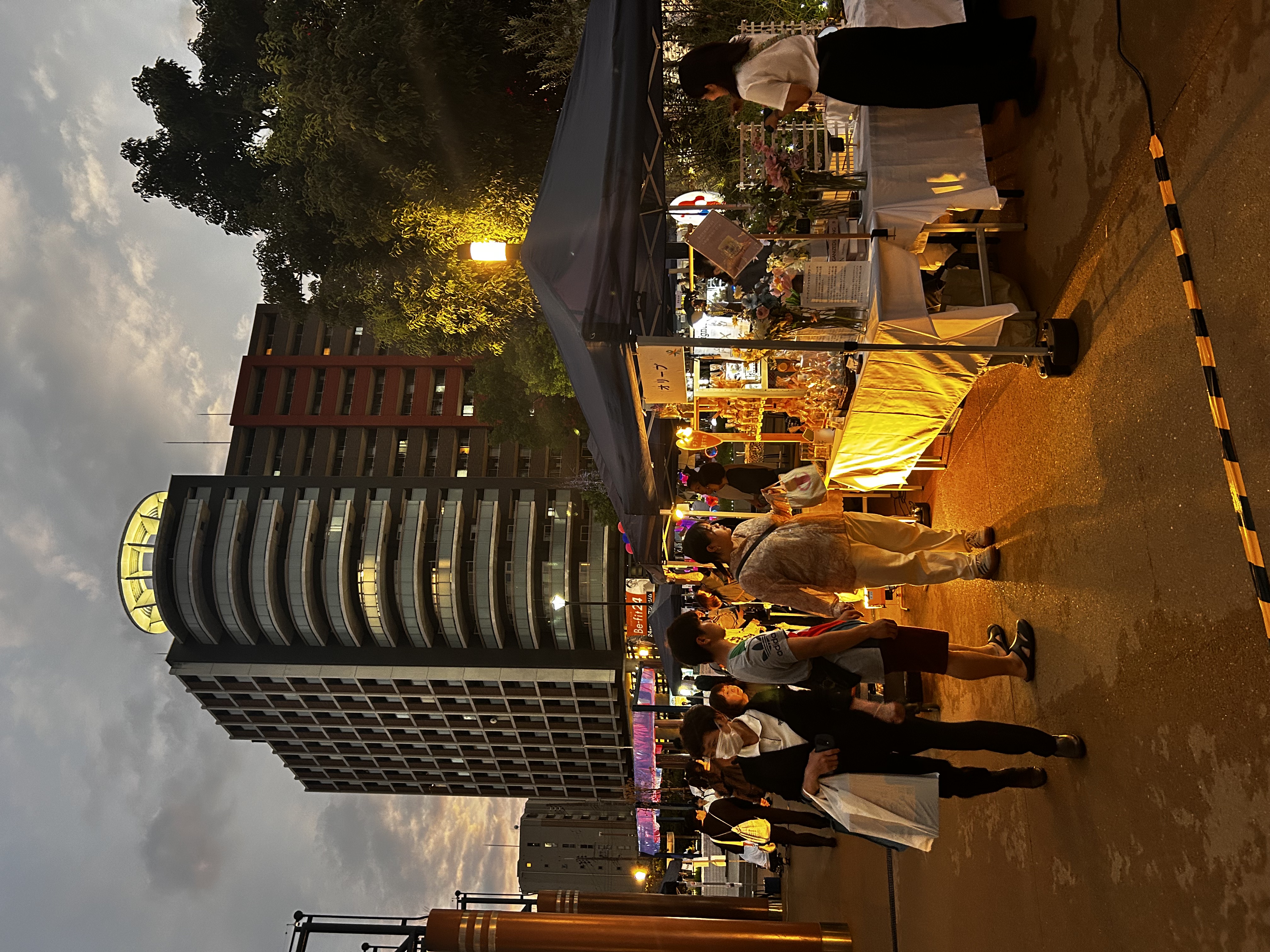 マルシェの様子（夕方）