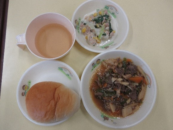 給食の様子