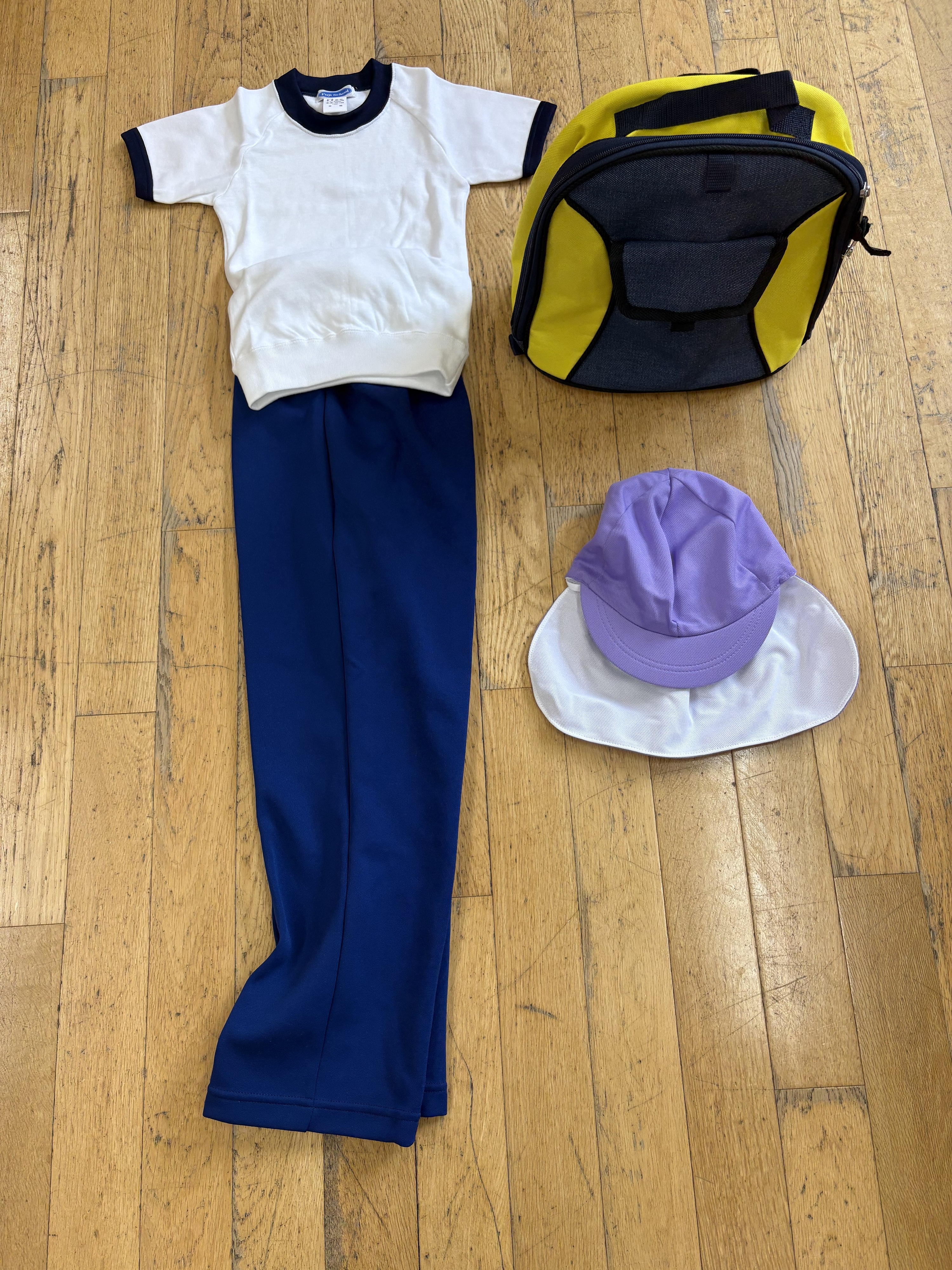 体操服、帽子、かばん